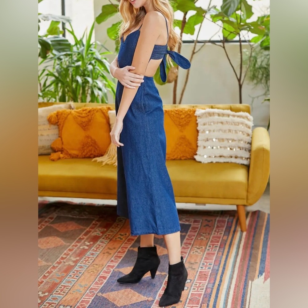 1052. Elegant Denim Jumpsuit with Cutouts - Picture 4 of 4